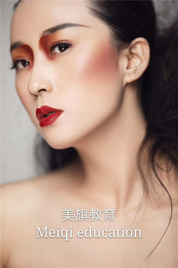 美旗学院—创意彩妆妆容赏析