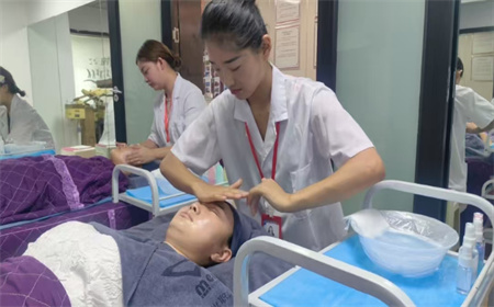 兰州美旗美容培训学校